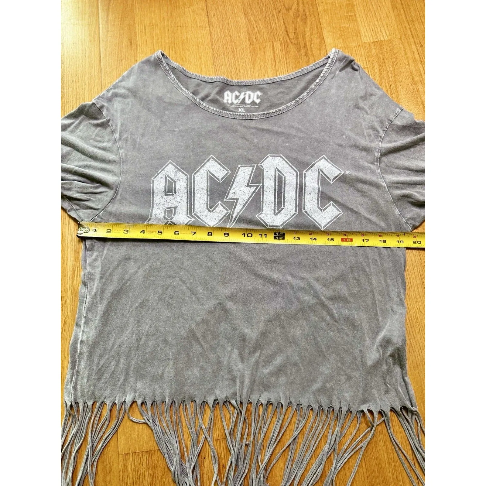 AC/DC Women's Short Sleeve Cropped T-shirt Grey Band Tee Fringe Size XL - Image 6