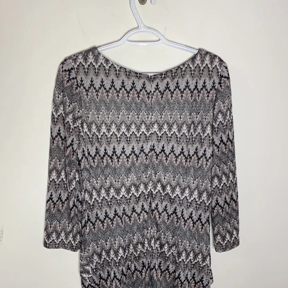 David Meister feathered chevron faux wrap evening dress size 12 - Image 5