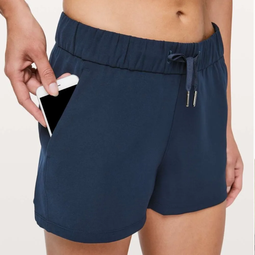 Lululemon On The Fly Short *Woven *2.5" True Navy - Image 2
