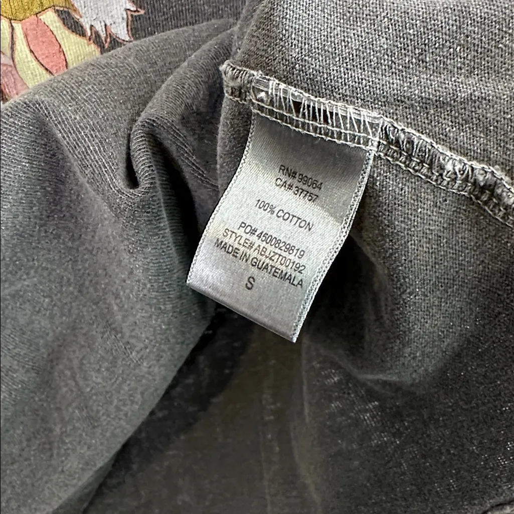 Billabong graphic oversized T-shirt size small - Image 4