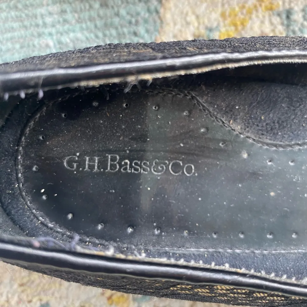 G.H. BASS & CO. size 8M black/gold flat-heel loafers textile uppers bal. synth. - Image 3