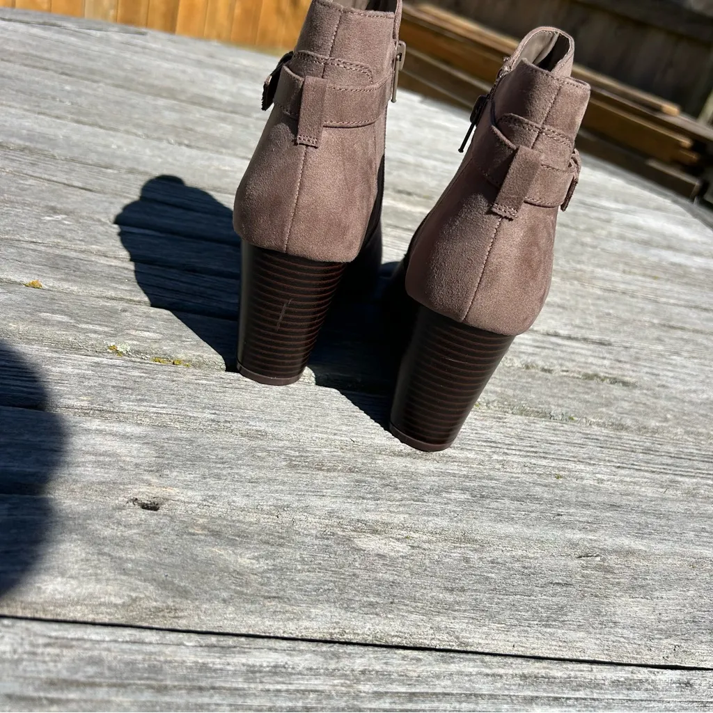 Market & Spruce Womens Taupe Serah‎ Suede Heel Booties Boots Size 8.5 - Image 5