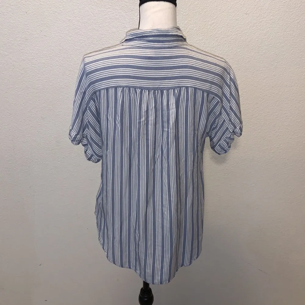 Universal Threads Universal Thread blue white striped polo lightweight button Down shirt - Image 6
