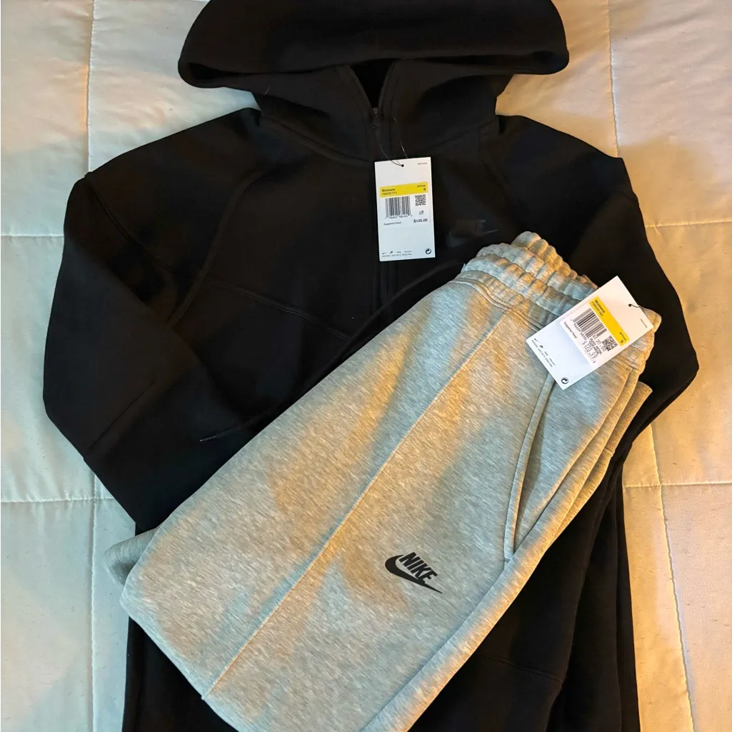 Nike Women’s Black & Gray Nike Tech Set *NWT* - Image 5