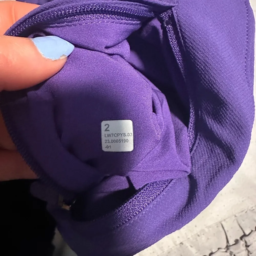 Lululemon license to train shorts - Image 9