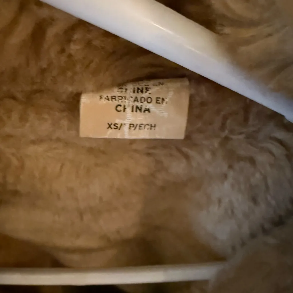 Levi's Denim Reversible Trucker Jacket with Faux fur Lining - Image 5