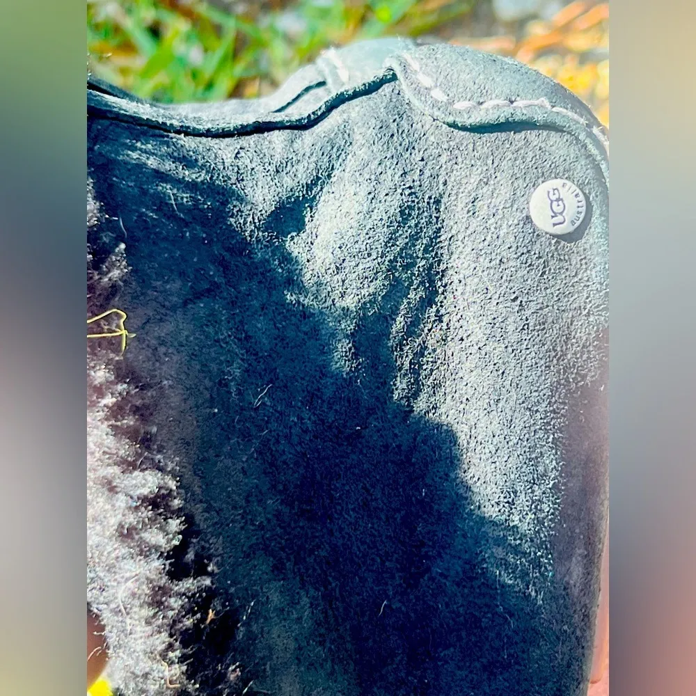 UGG Alena Indoor Outdoor Moccasin Slippers Womens Size 7 Black Suede Sheepskin - Image 7