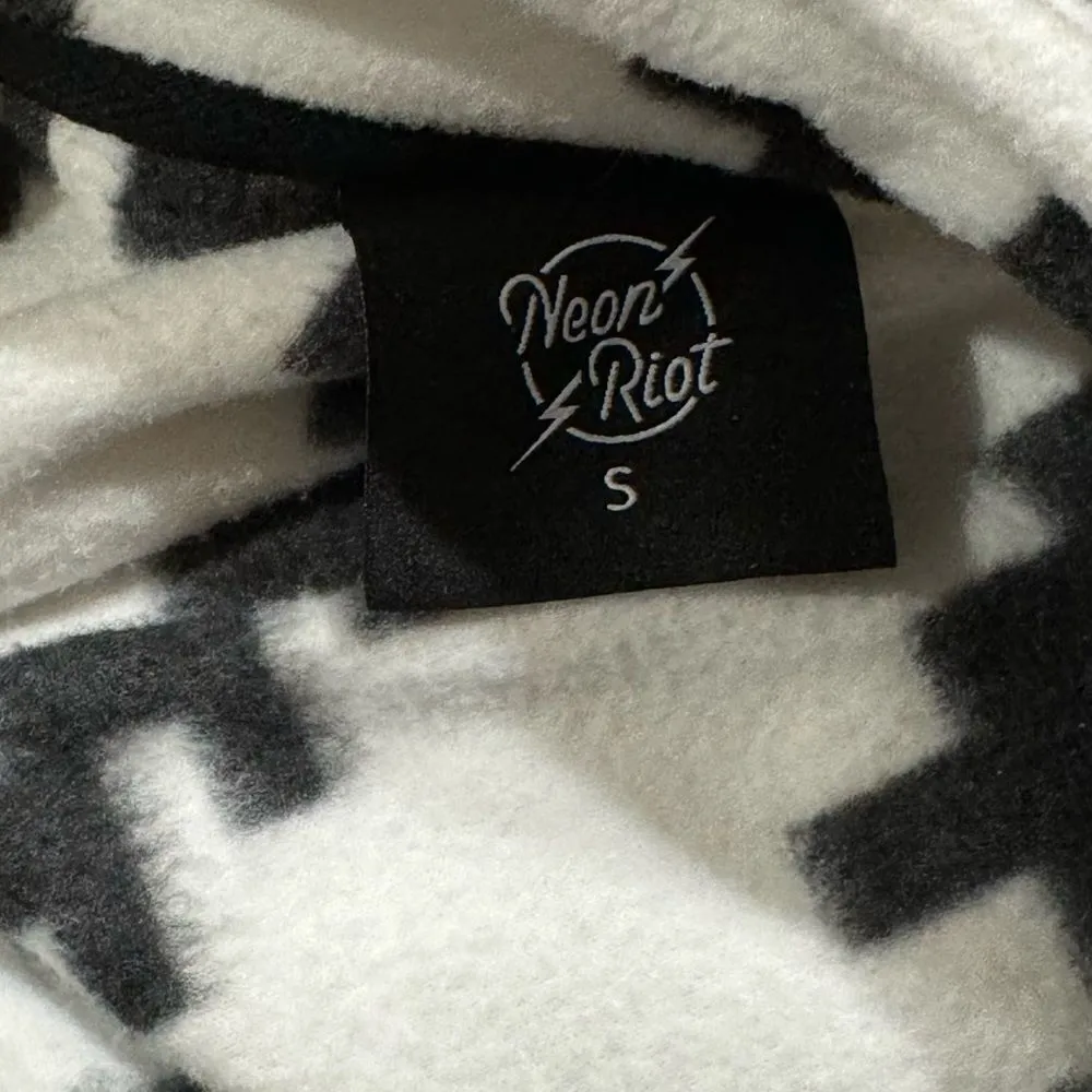 Neon Riot White Black Aztec Quarter Zip Pullover Sweatshirt Women’s Small White - Image 2