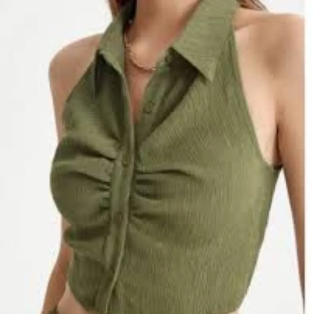 CIDER GREEN SOLID TEXTURE COLLAR CROP TOP SIZE L - Image 5