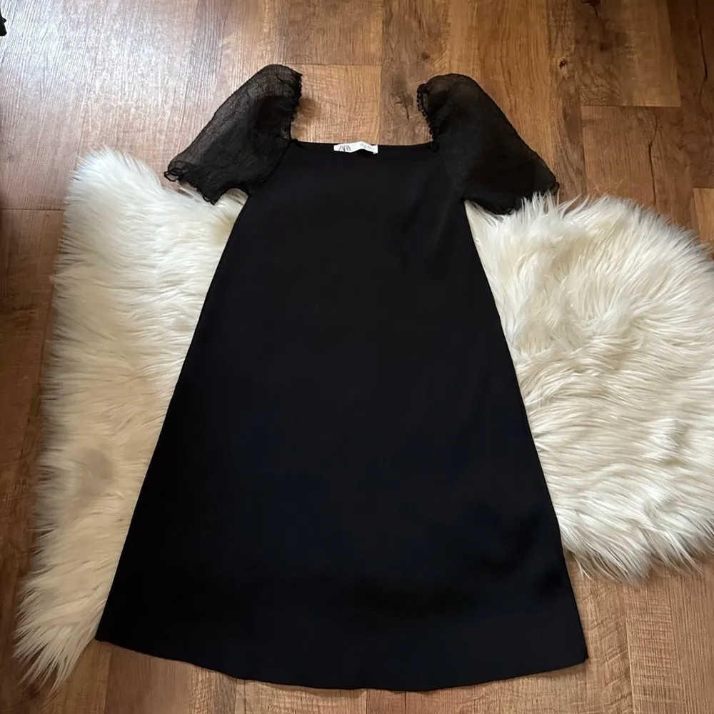 ZARA Black Knit Balloon Sleeve Dress - Image 3