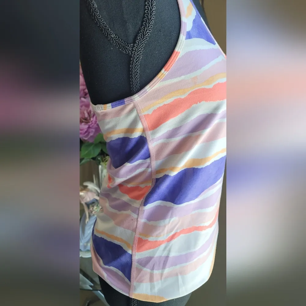 Lululemon tank top - Image 4