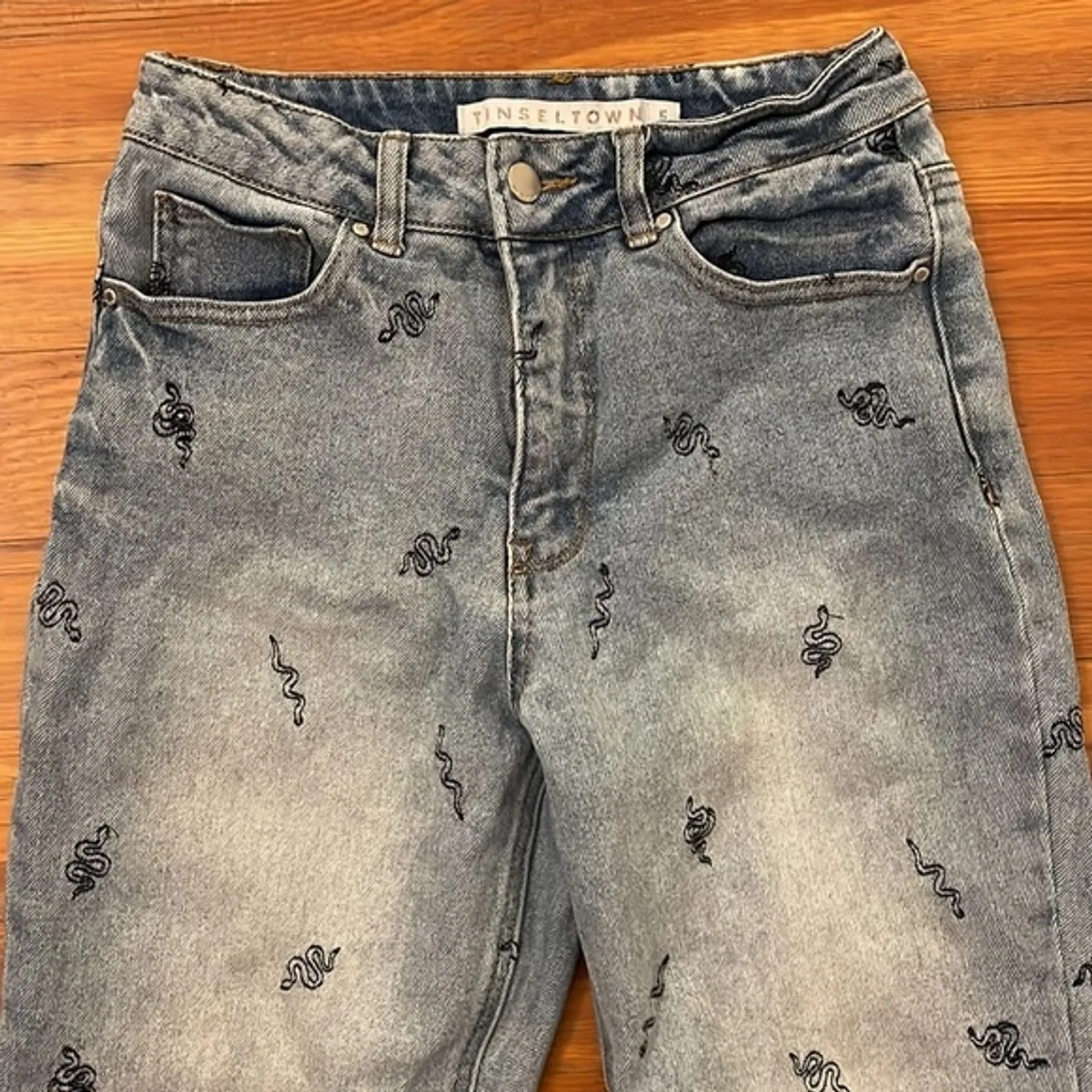 Tinseltown Blue Jeans Junior Size 5 Straight Leg Denim Snakes Light Wash Raw Hem - Image 12