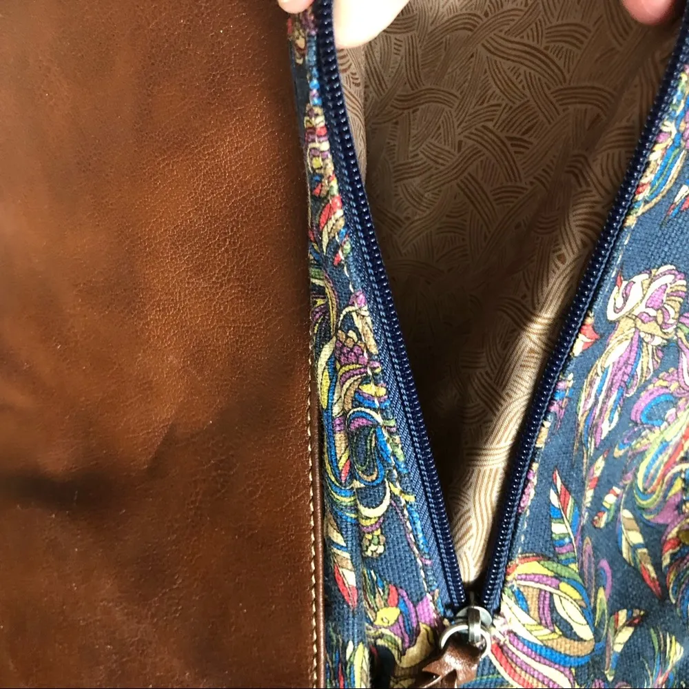 Sakroots Shoulder Bag - Image 10