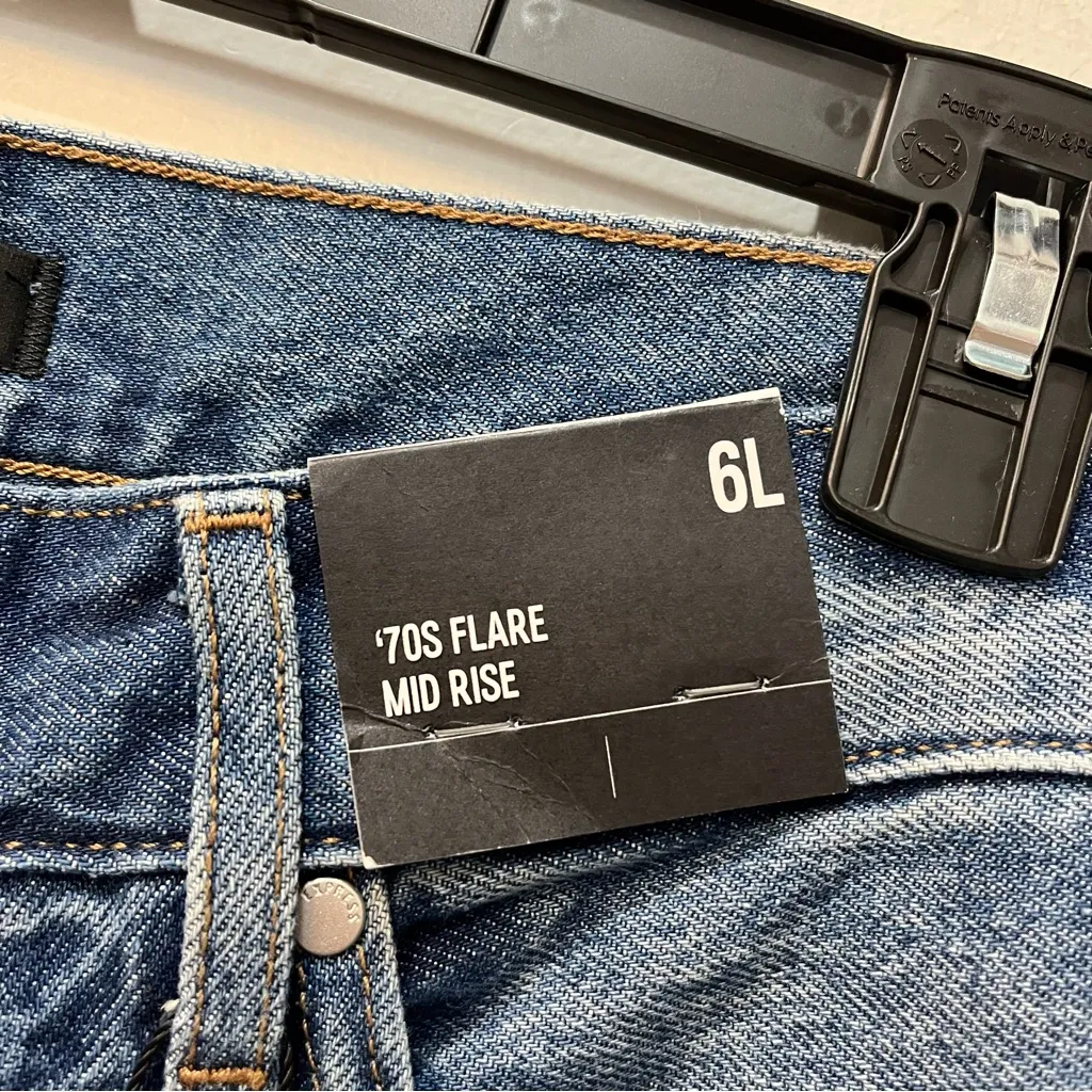 NWT Express 70’s Flare size 6 LONG Classic Blue Flared Women Jeans mid rise - Image 2