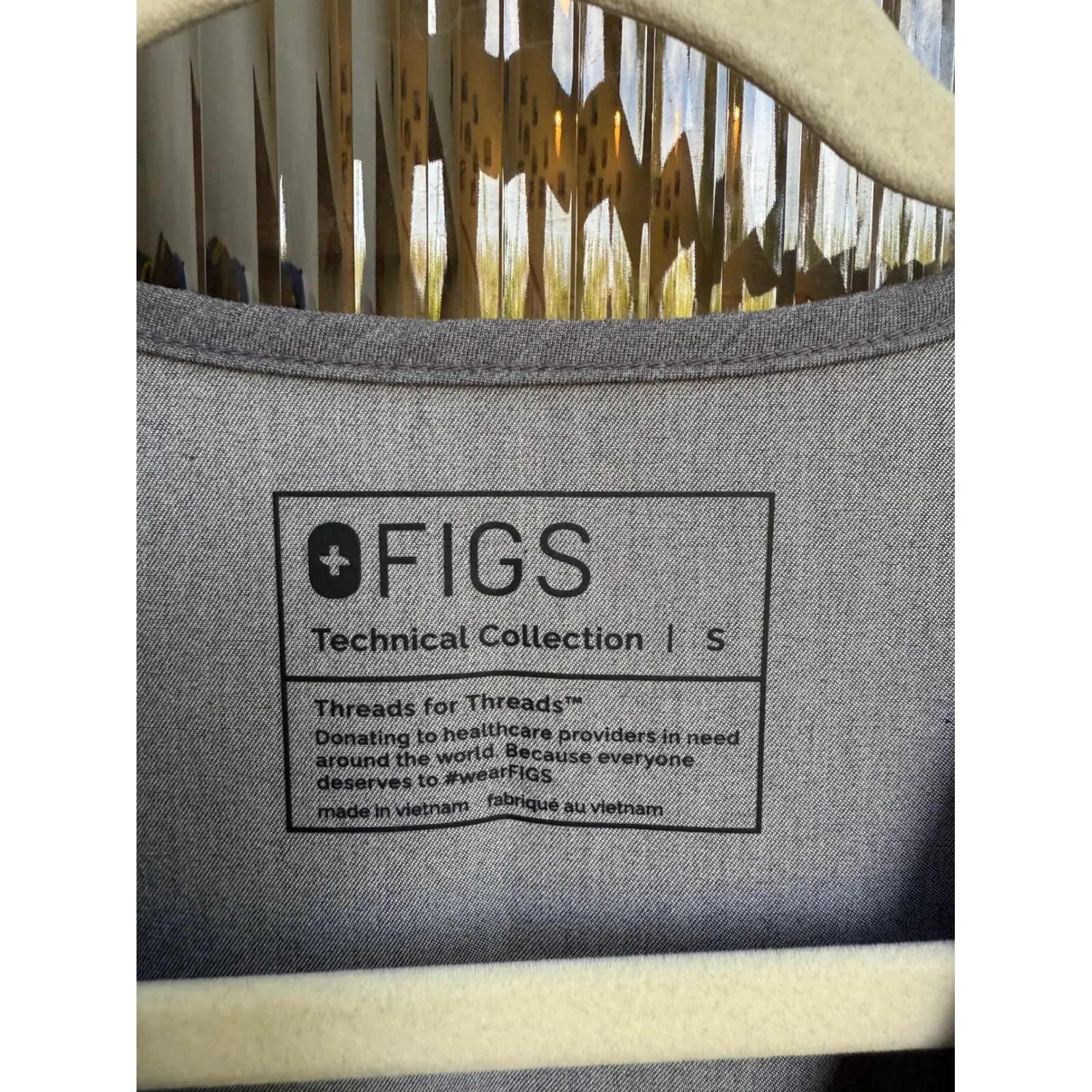 FIGS Catarina Gray Scrub Top Women's‎ Medical Uniform Short Sleeve Size Small - Image 2