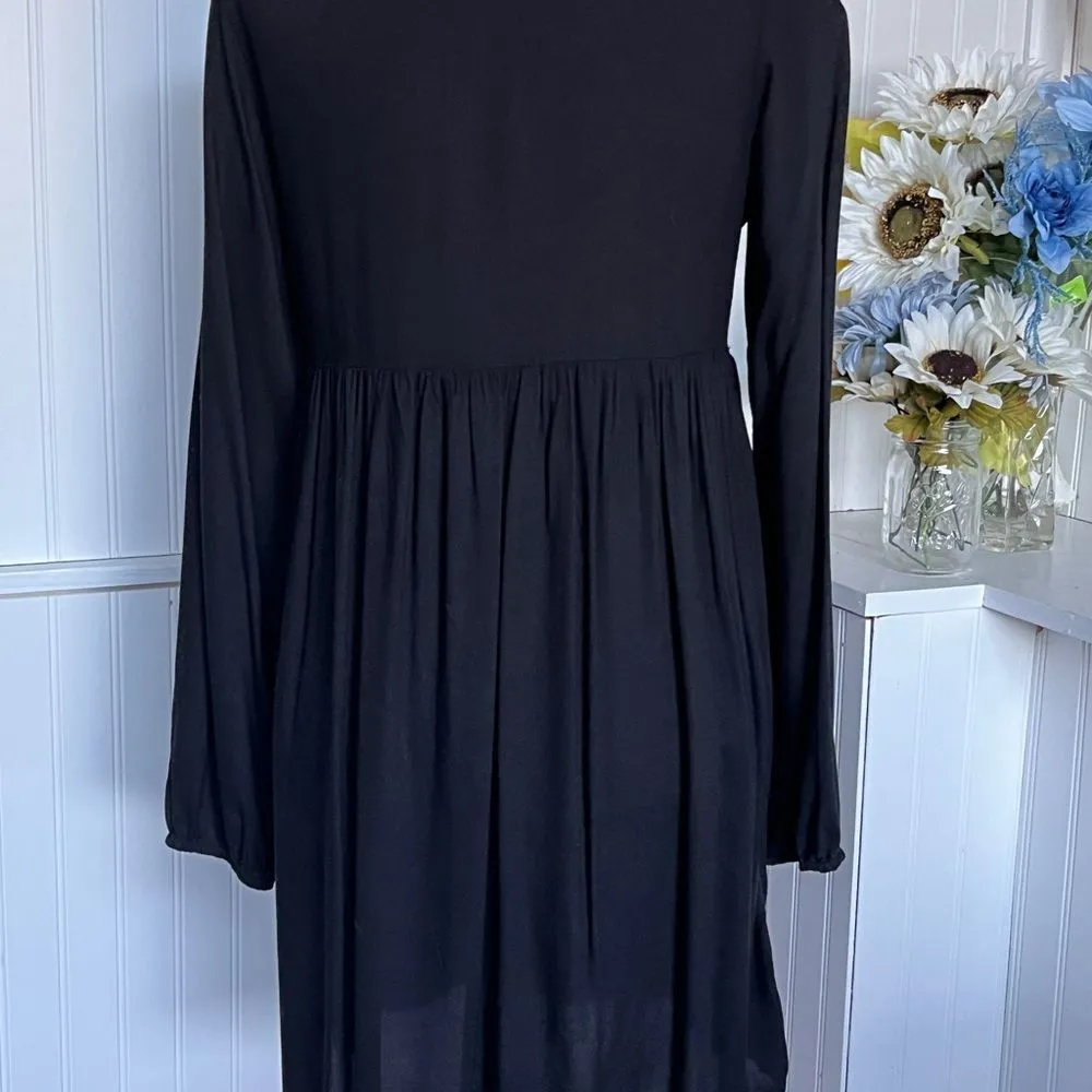 Black Long-sleeved Bohemian Floral Embroidered Dress - Image 5