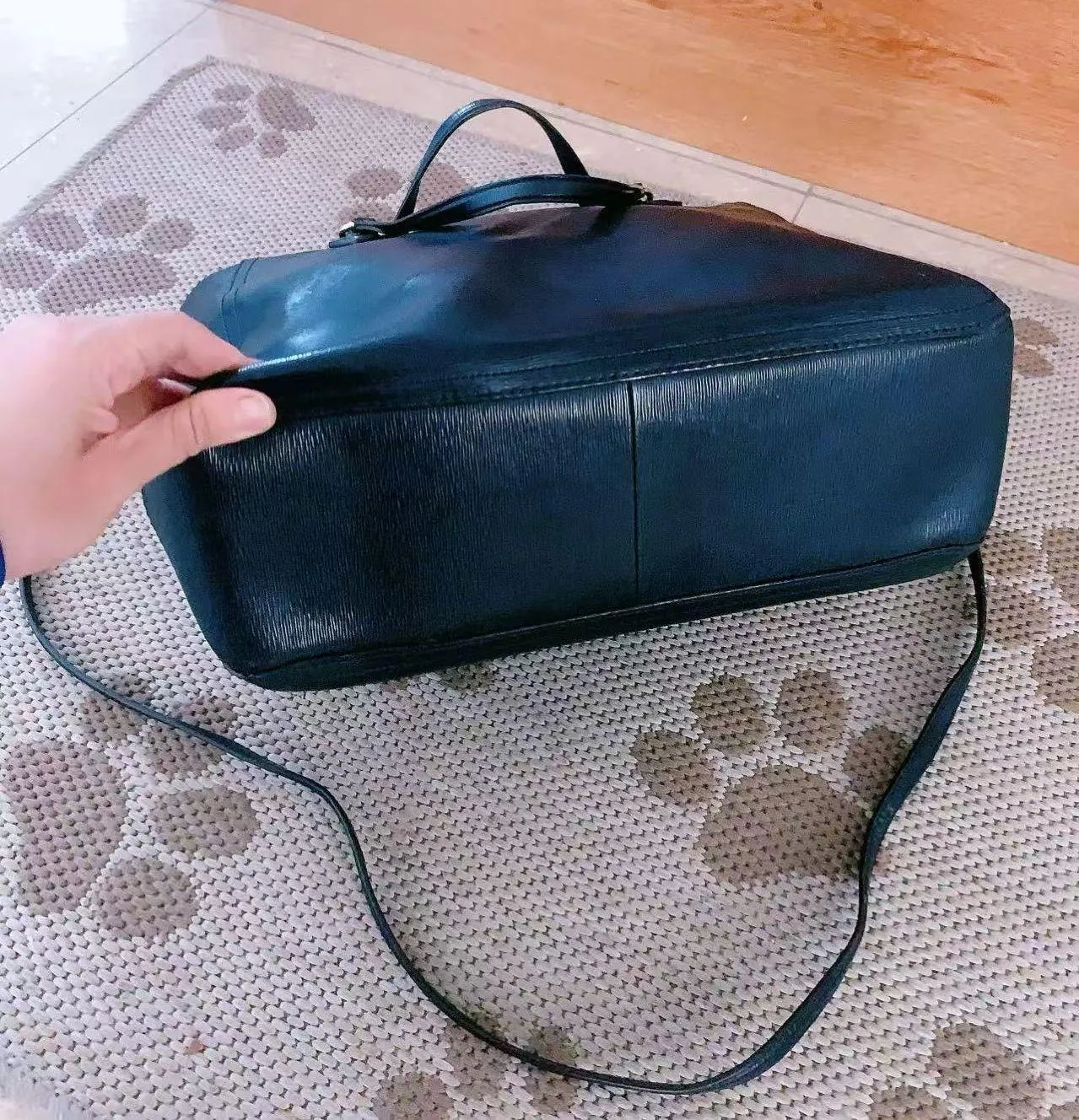 Coach Poppy Textured Patent Small Blaire Tote/Crossbody Brass / Navy - Image 6