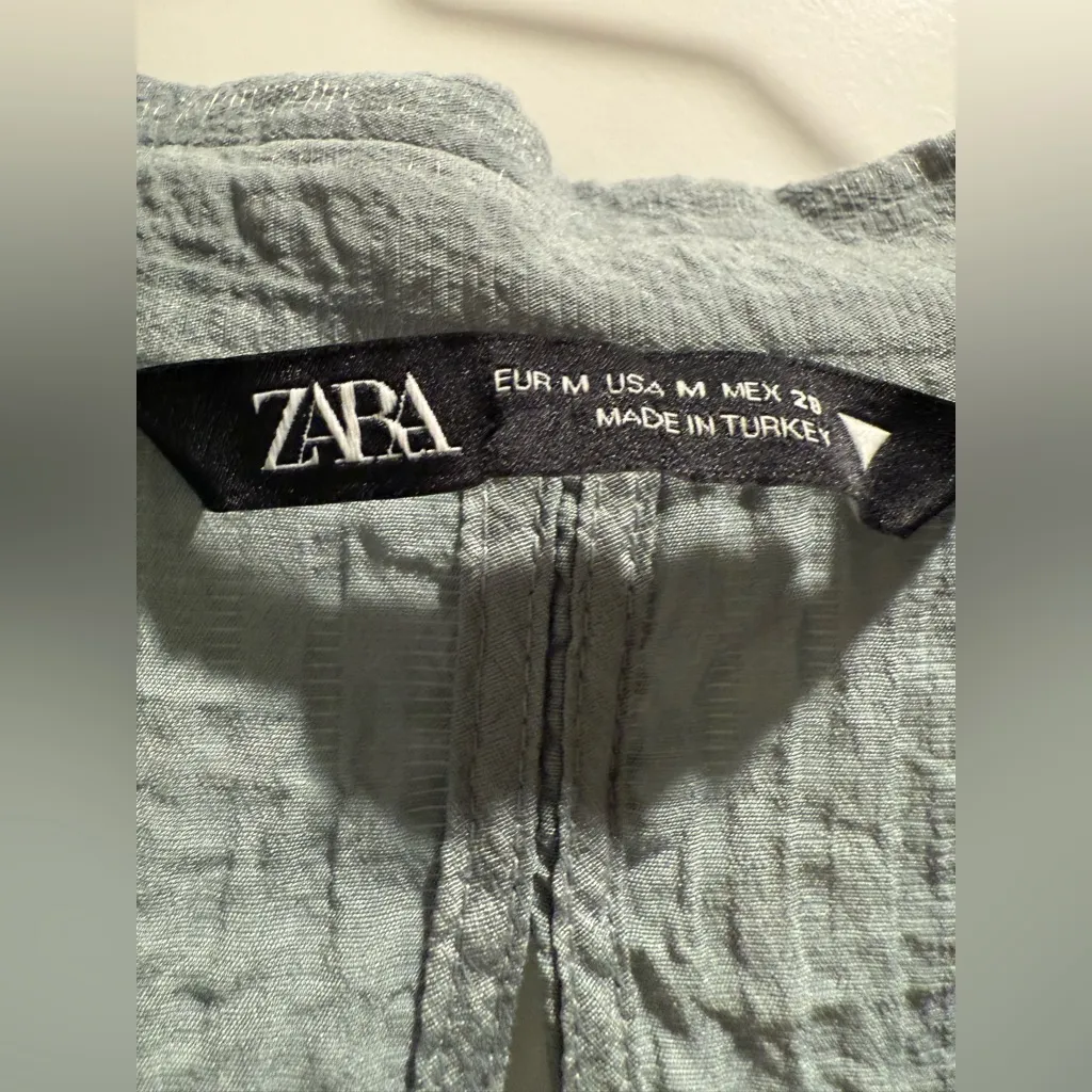 ZARA  Light Green Button-Up Open Back‎ Shirt Size M - Image 6