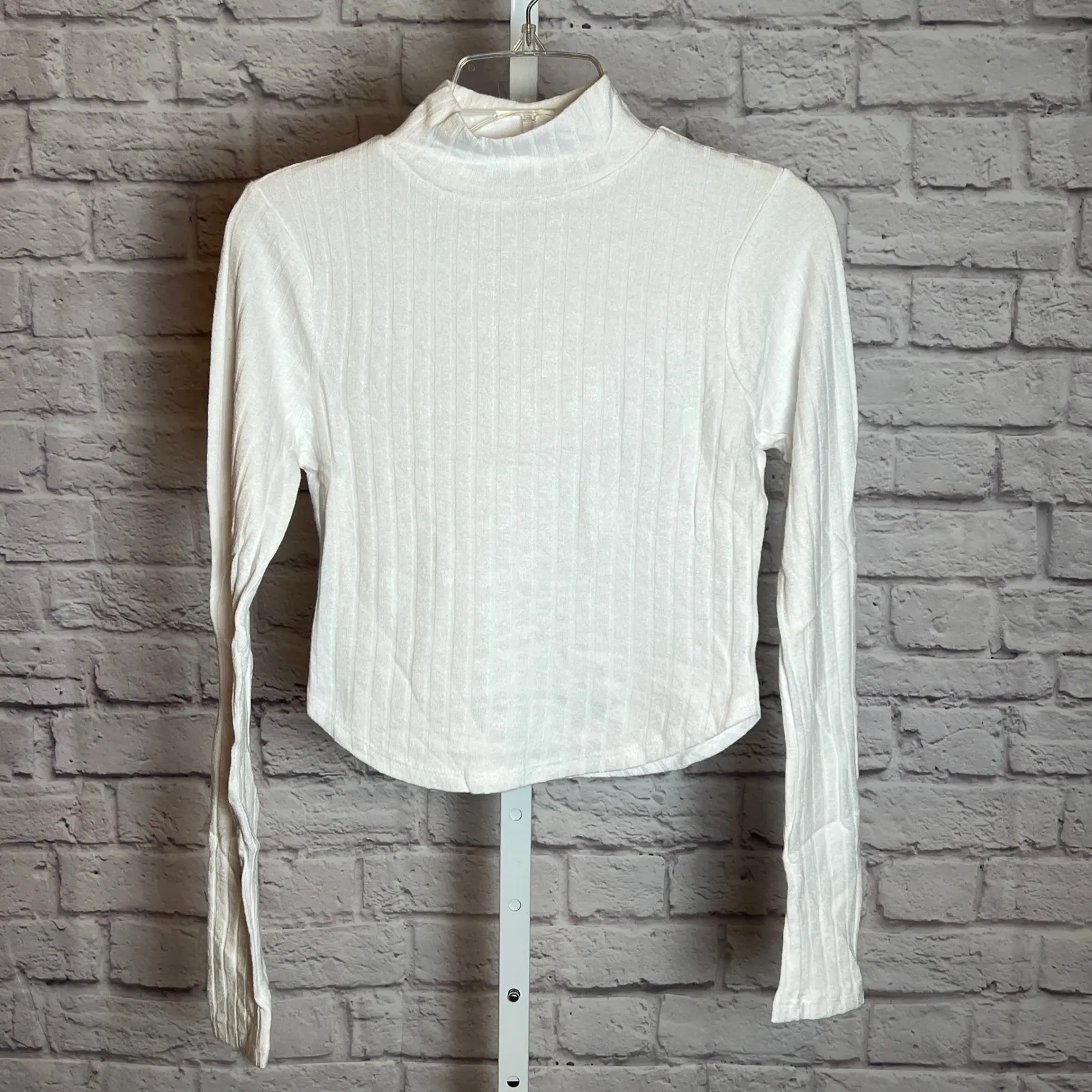 Zenana Women's M White Ribbed Mock Neck Long Sleeve Top Cleanfit Coquette - Image 5