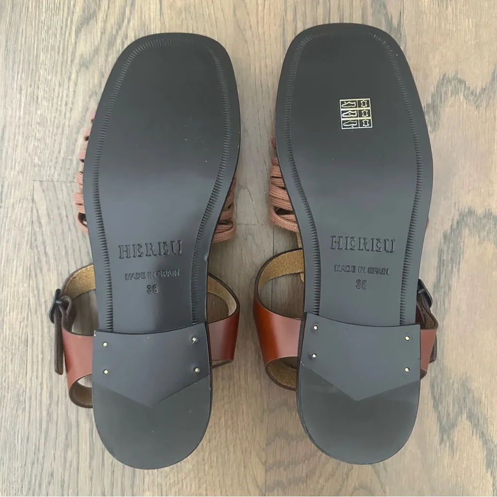 NWT Hereu Women's Alaro Square - Image 10