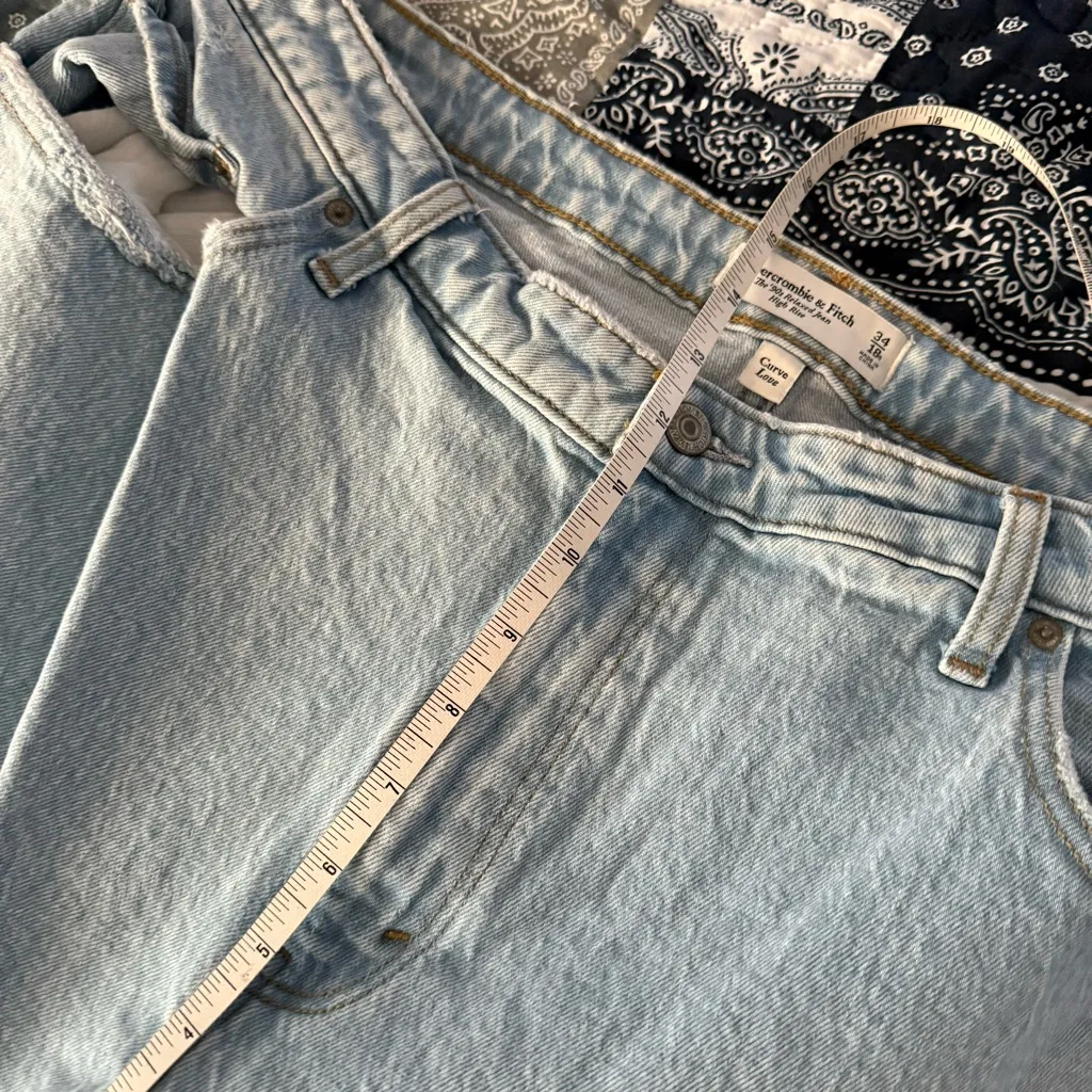 Abercrombie & Fitch Curve Love High Rise 90s Relaxed Jean Size 18 - Image 10