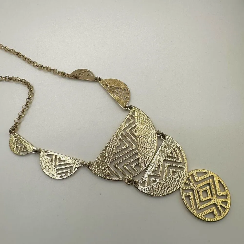 SHA Avon gold tone statement necklace - Image 5