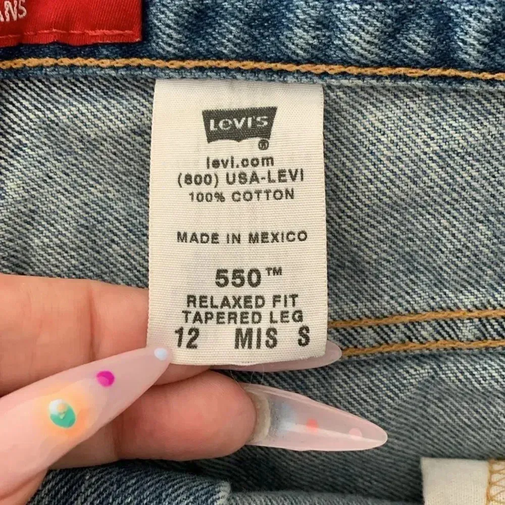 Levi’s 550 Classic Relaxed Destroyed Denim Shorts - Image 5