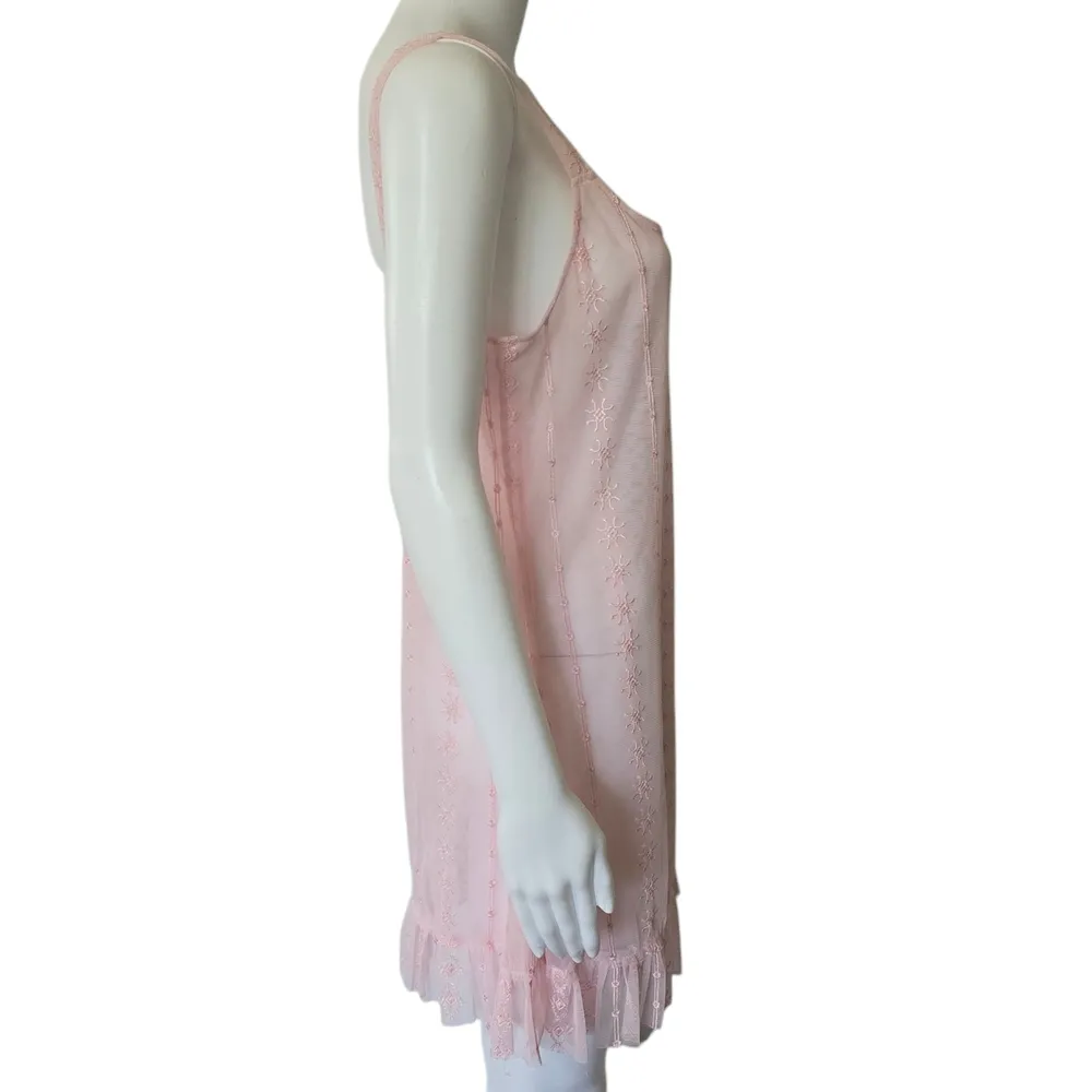 Ivy & Annabelle Intimates Pink Embroidered Ruffle Hem Nightgown Size Small - Image 4