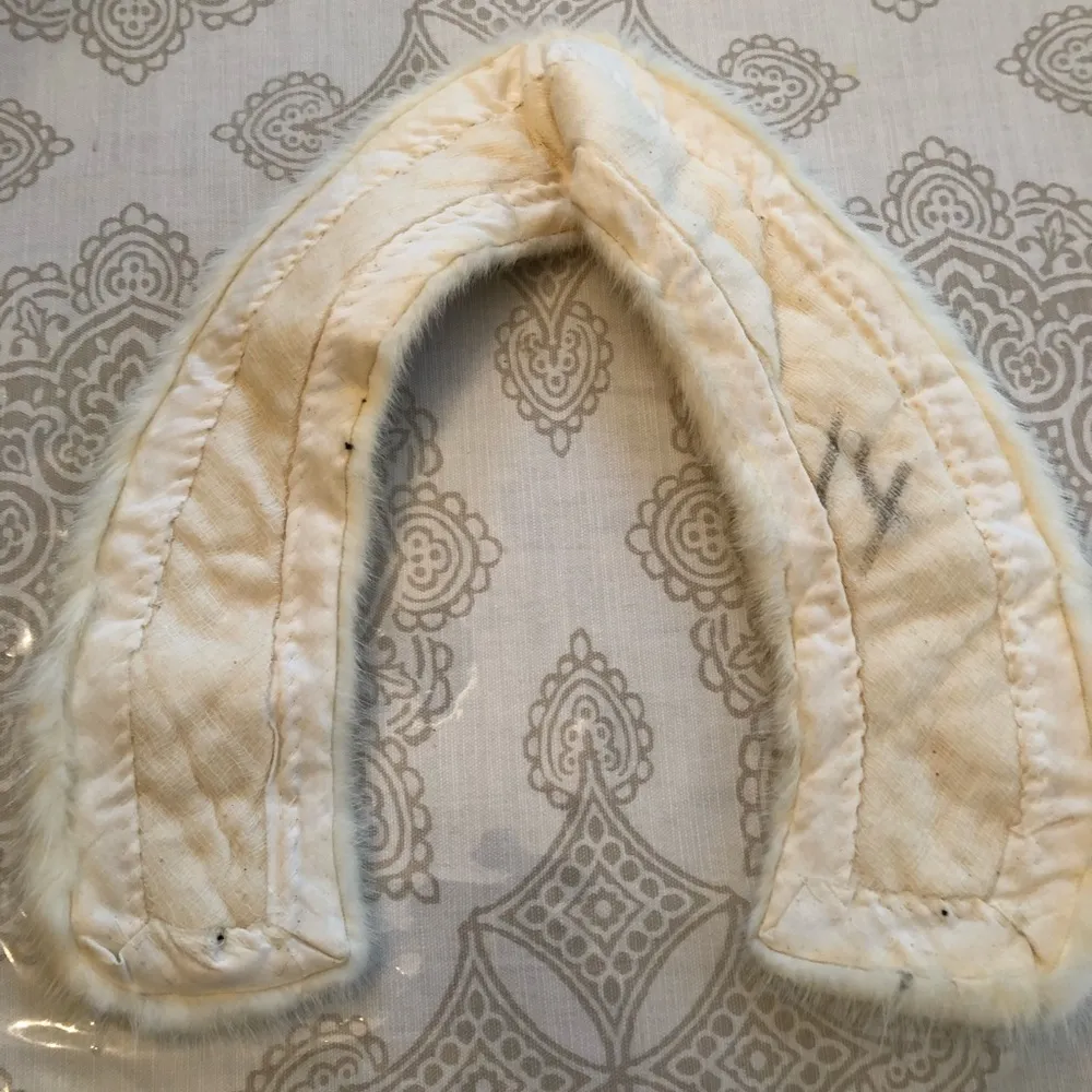 Vintage Mink Fur Collar Off White - Image 4