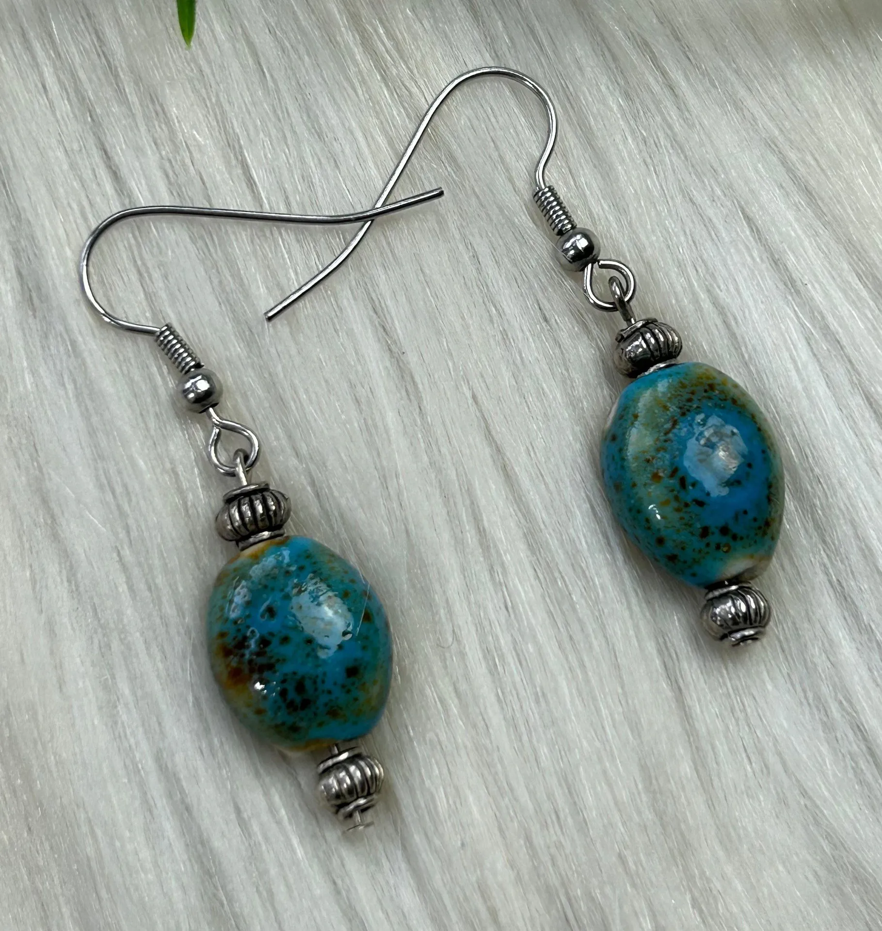 Speckled Blue glass dangle earrings - Image 2