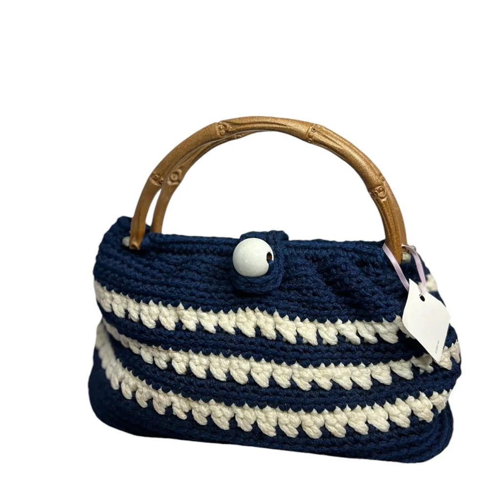VINTAGE INSPIRED BLUE WHITE CROCHET HANDBAG, WOODEN BUTTON CLOSURE, 2 HANDLES - Image 6