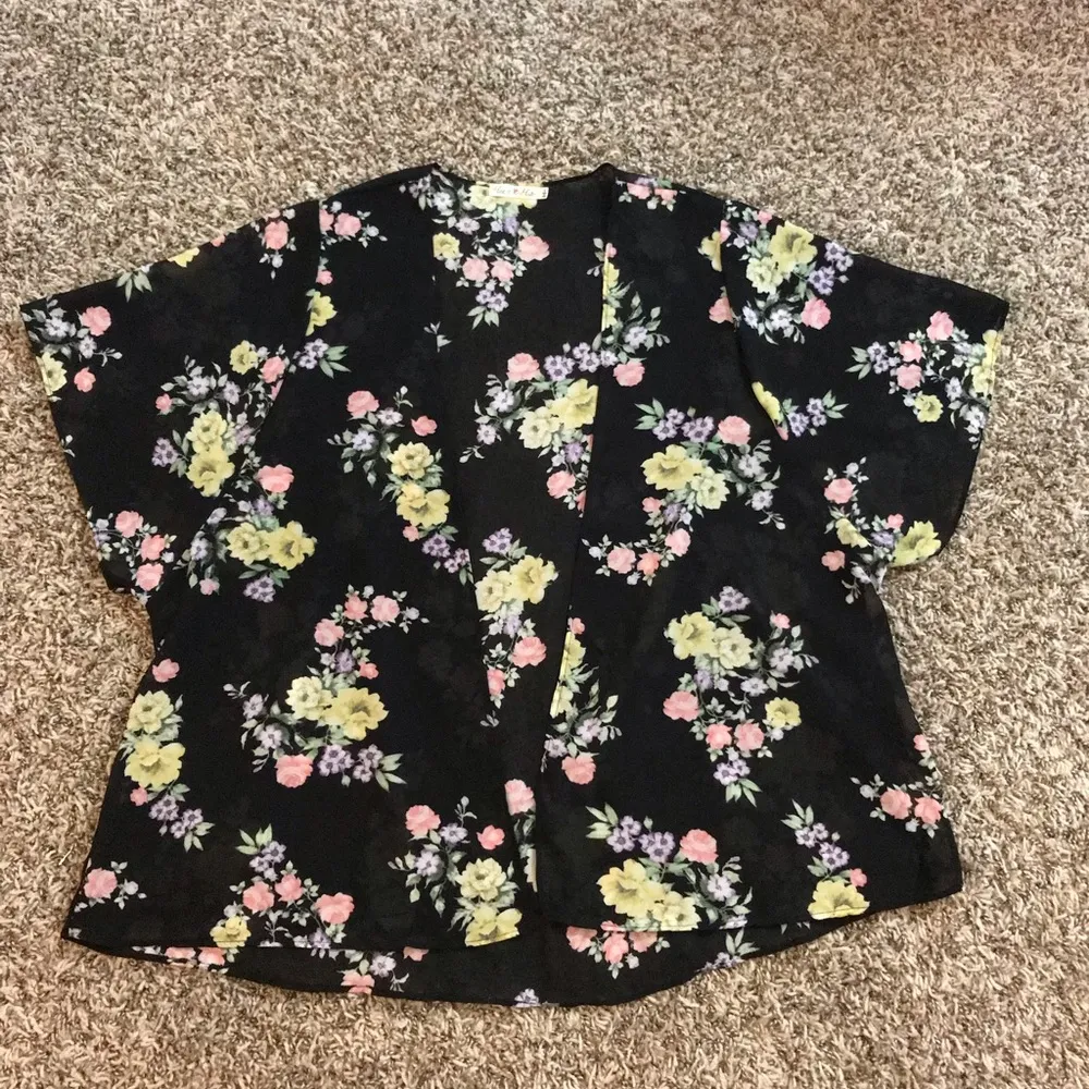 Heart & Hips floral kimono short sleeve cardigan top - Image 3