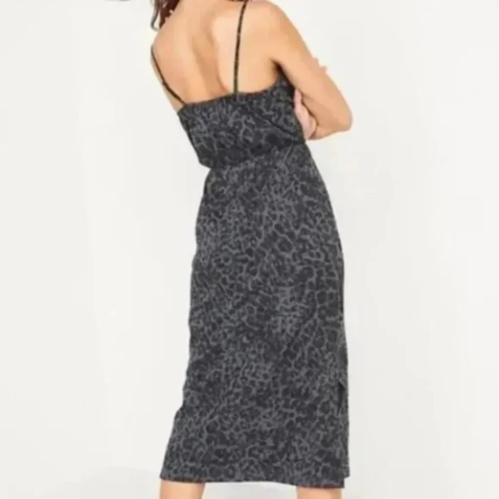 Old Navy NWT Gray Waist Defined Leopard Print Slub Knit Cami Midi Dress - Image 3