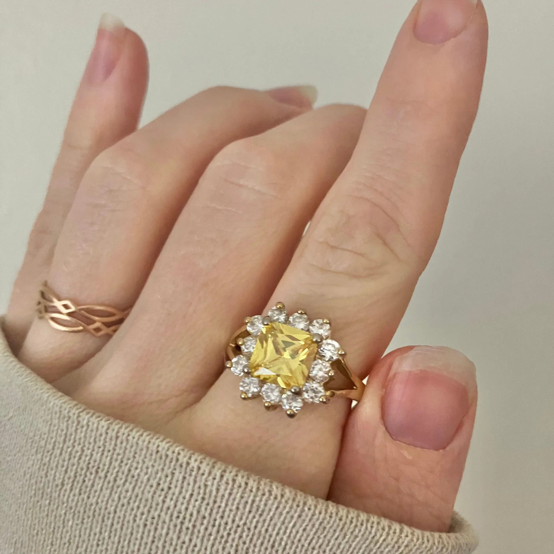 Yellow Square Halo Gold Statement Ring “Iphigenia” Sunshine Classic Femme Elegant Jewelry - Image 13