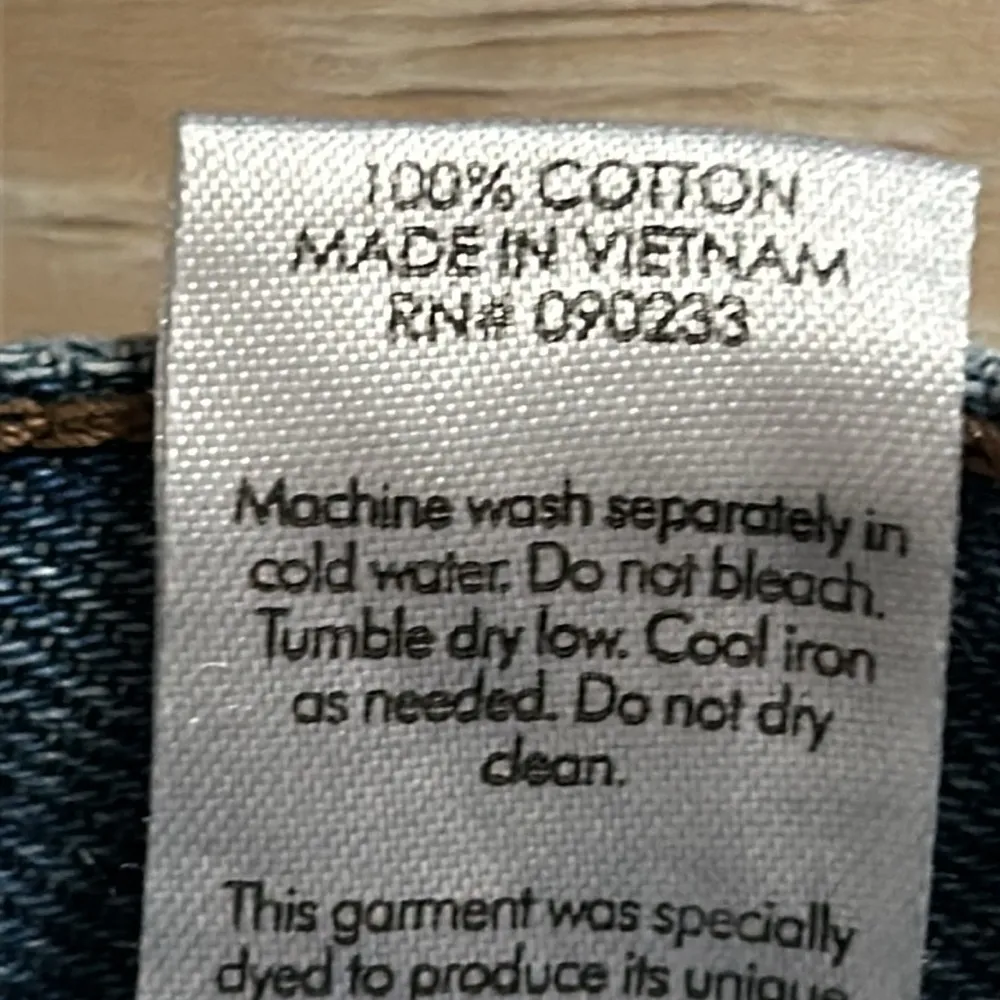 PacSun Women’s 90s Boyfriend Style Medium Wash Denim Raw Hem Jeans - Image 8