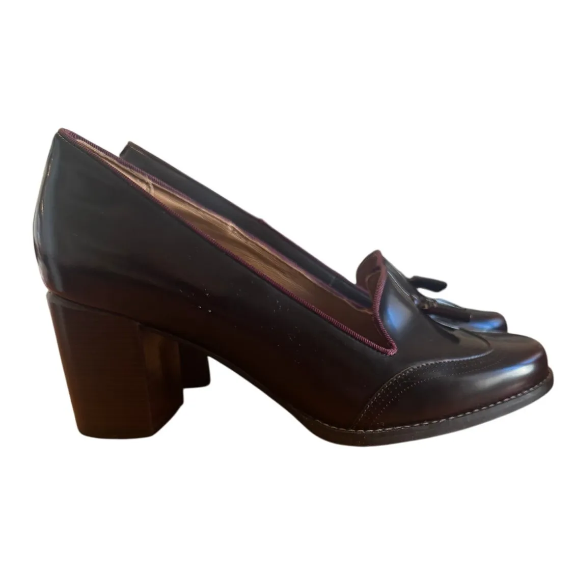 Clarks Burgundy Leather Tassel Loafer Heels -8.5 – Academic / Preppy - Image 2