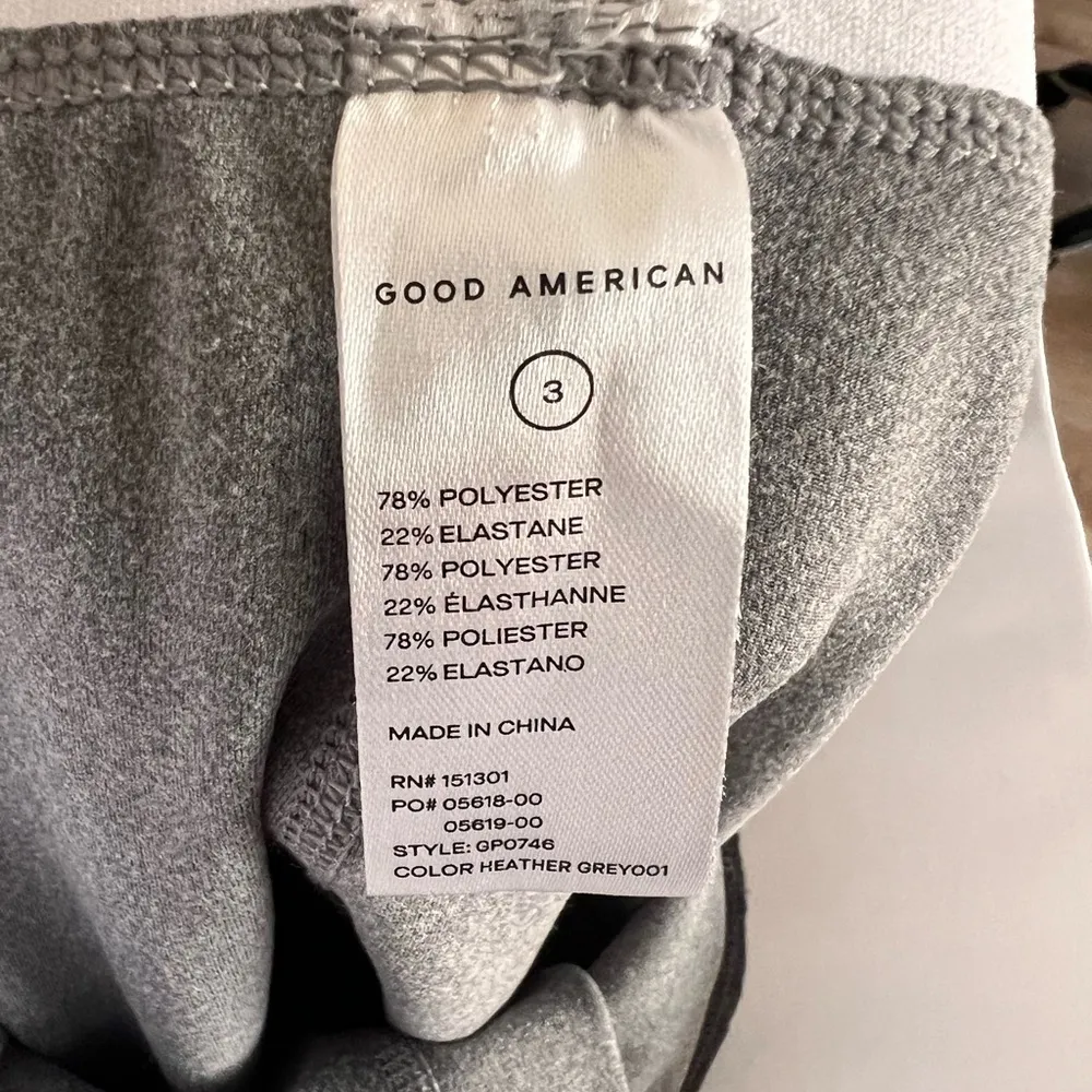 NWOT Good American The Icon Core Set Leggings & Bra Gray - Image 7