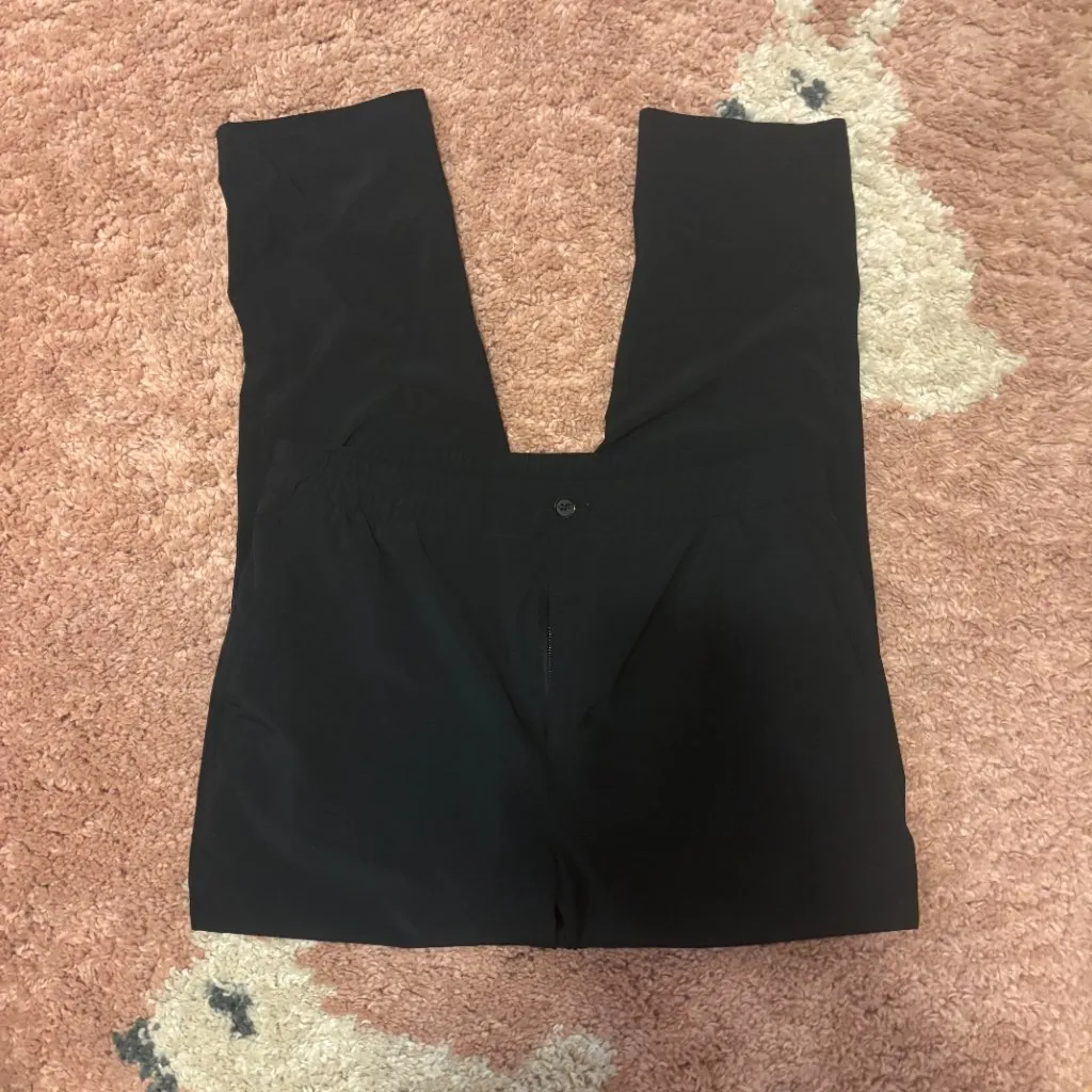 Banana Republic Airstretch Tapered Pants in Black Size Medium Breathable - Image 3