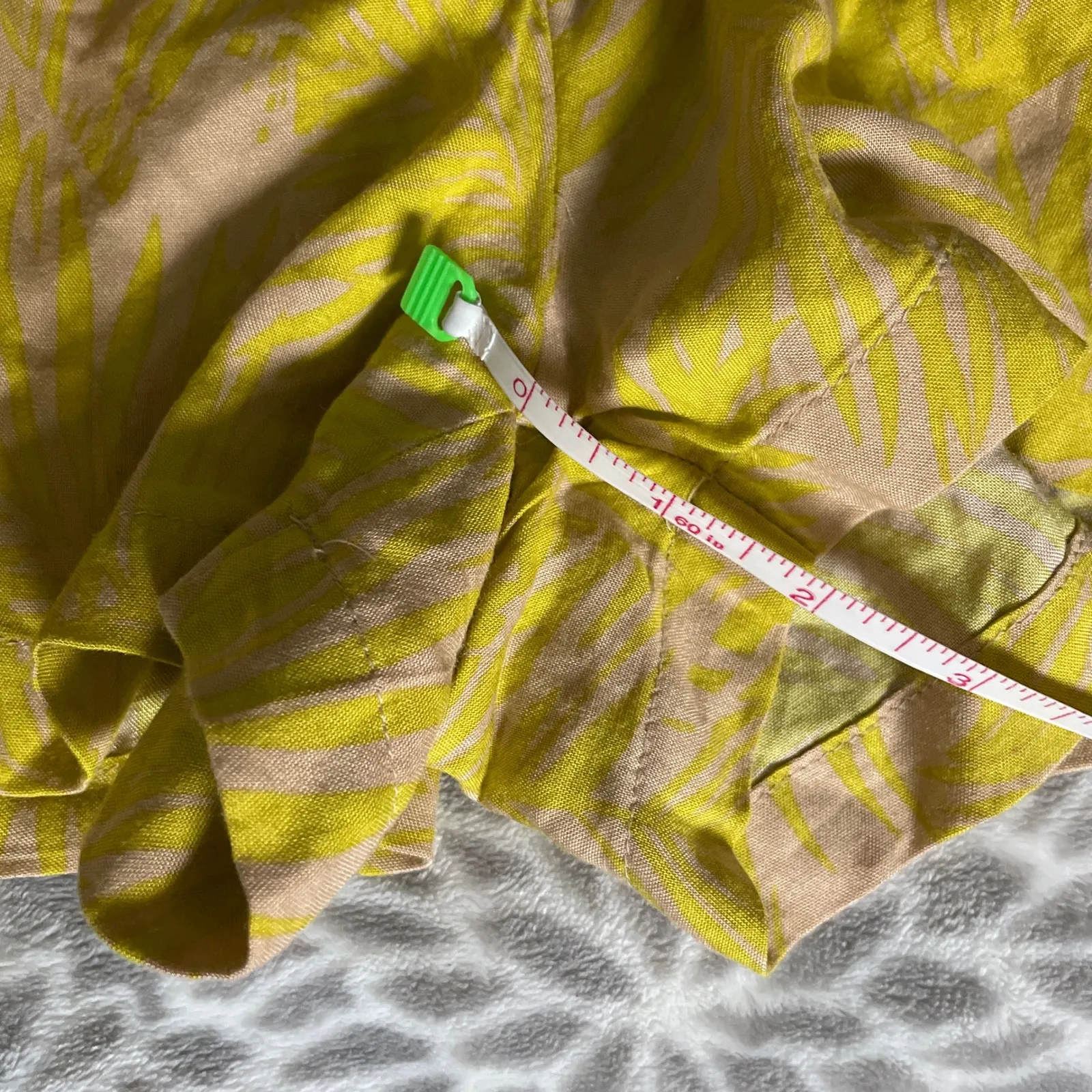 H&M Elastic Waist Shorts sz 6 Yellow Tan Palm Leaf Print Comfy Loungewear Beach - Image 6