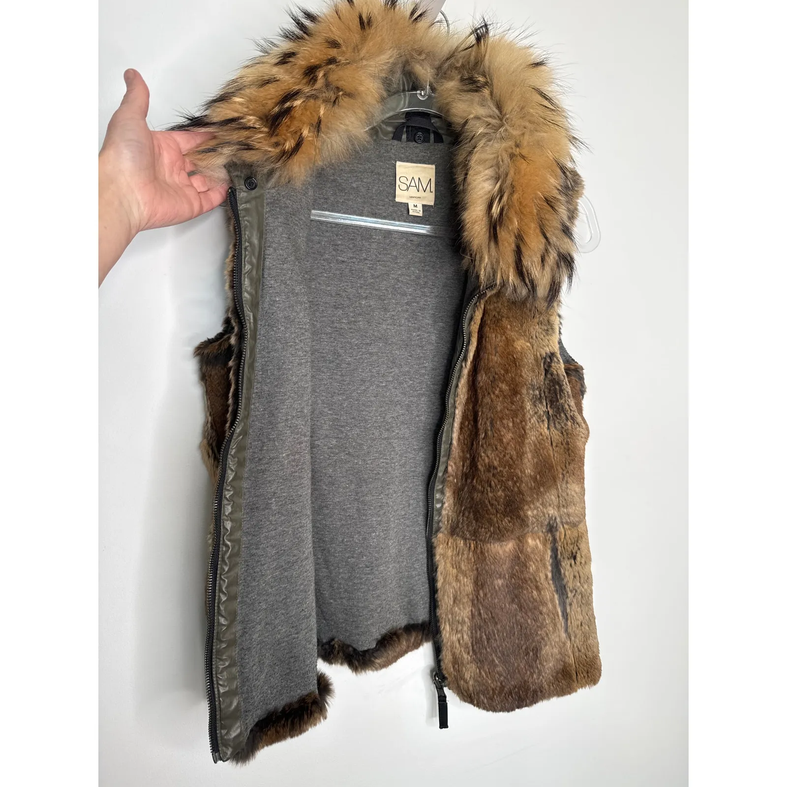 Late 2010s SAM. New York Rabbit Fur Vest w/ Raccoon Hood Trim – Size M Brown Size M - Image 13