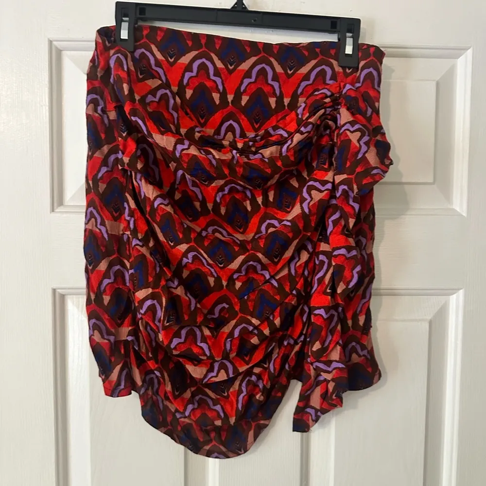 Dolan from Anthropologie red asymmetrical ruffle patterned skirt, size small - Image 6
