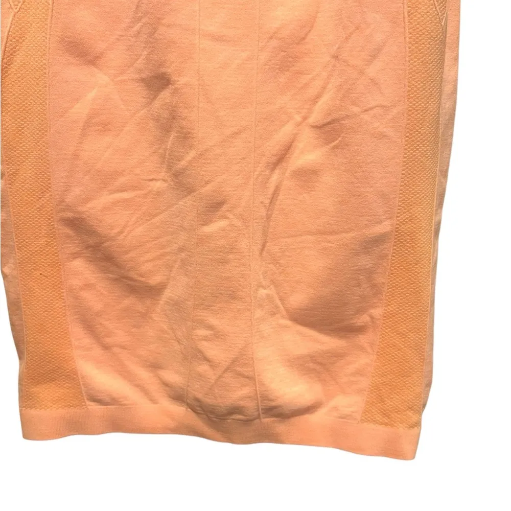 BuffBunny Peach Orange Seamless Tank Top Size Medium - Image 3