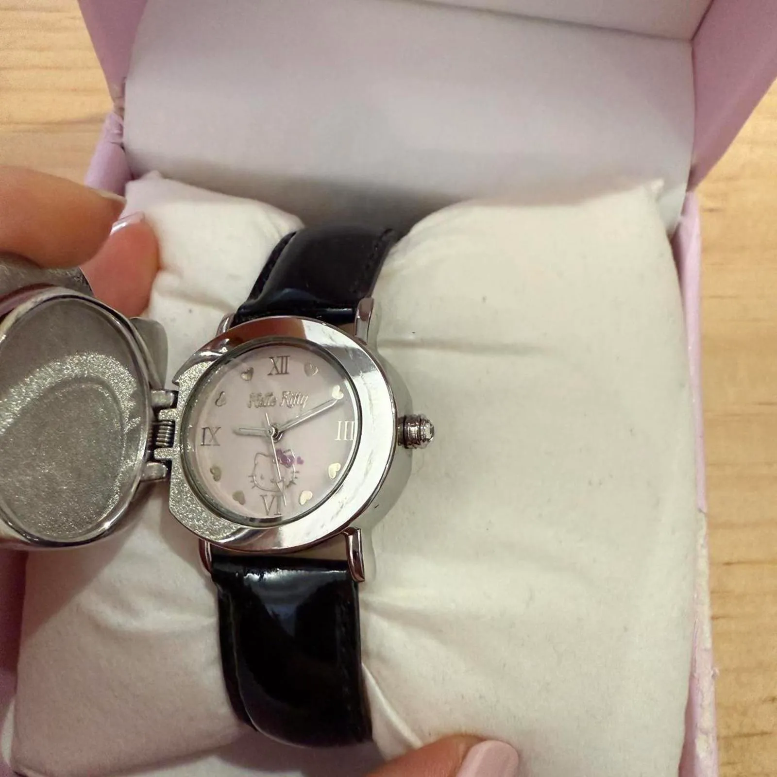 Y2K Hello Kitty Hidden Watch - Image 5