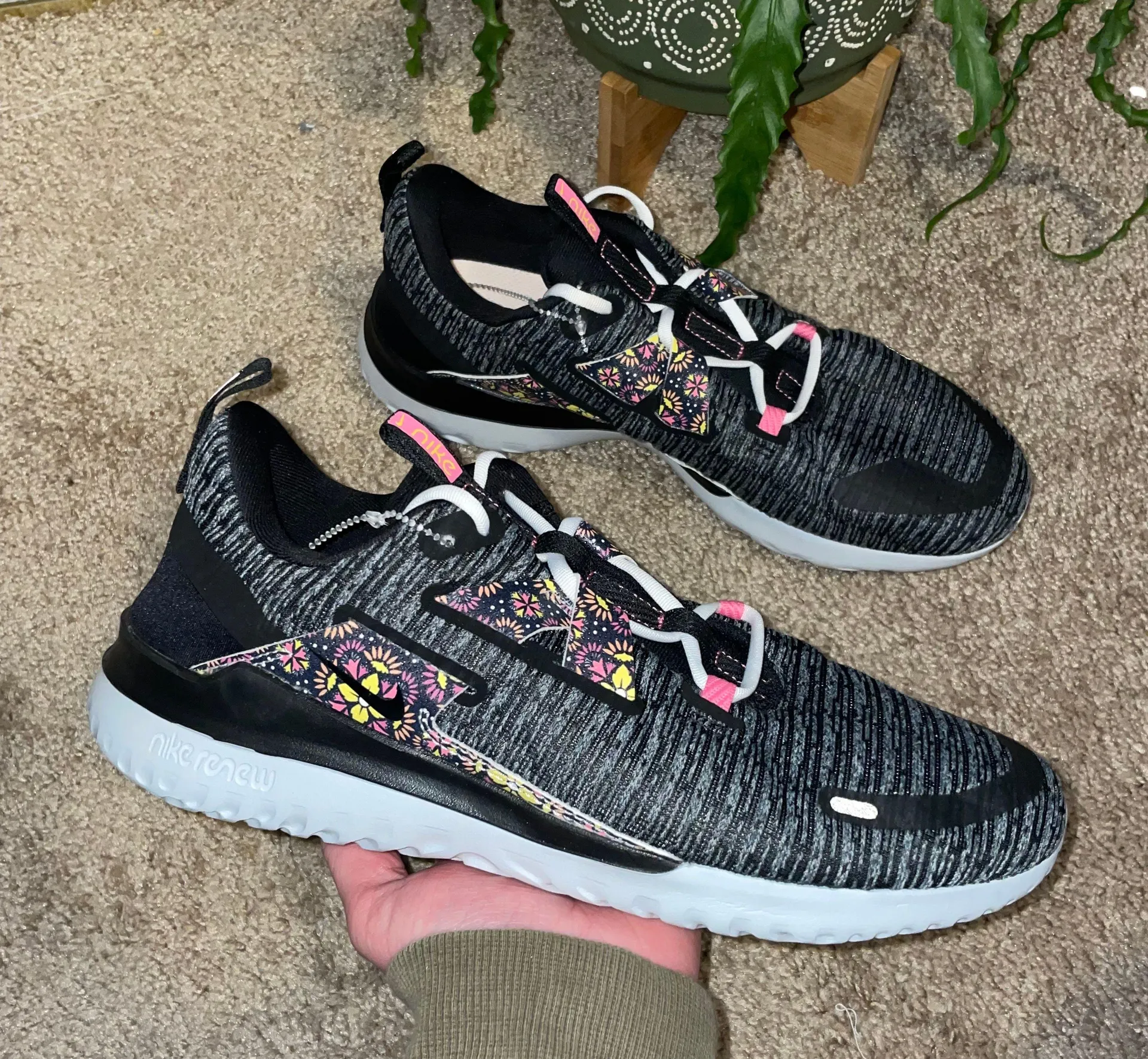 Nike Renew Arena Running Shoe - Image 3