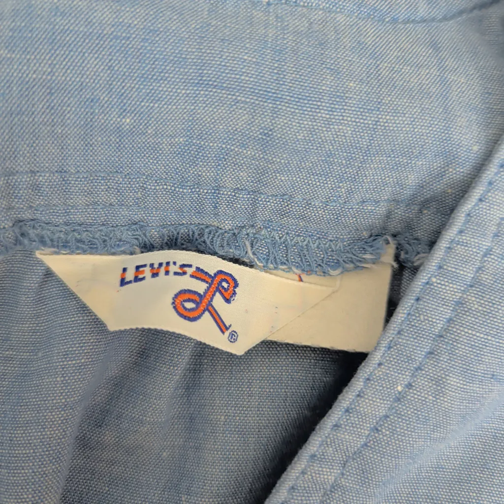 70's Levi's Chambray Peasant Top - Image 2