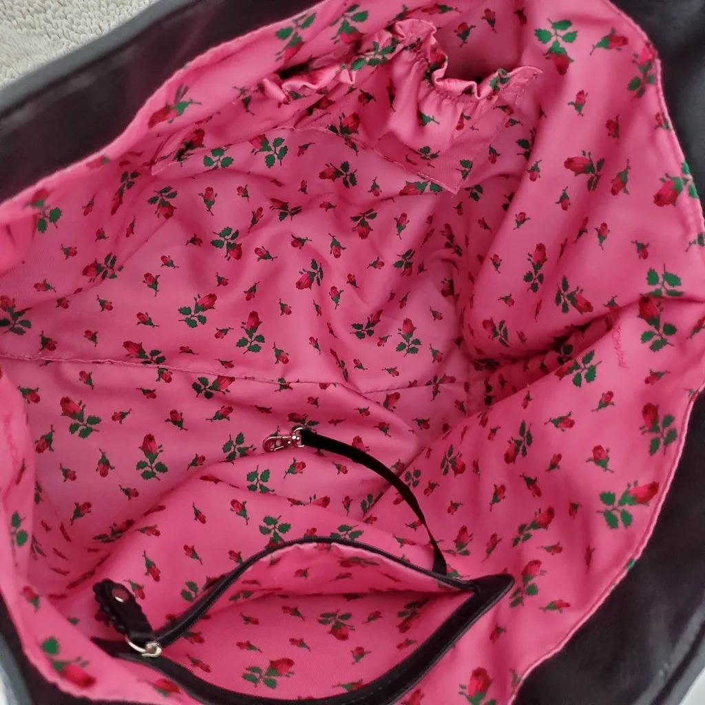 BETSEY JOHNSON Crochet White Flowers PVC Tote Bag Chain Straps Pink Floral In - Image 12