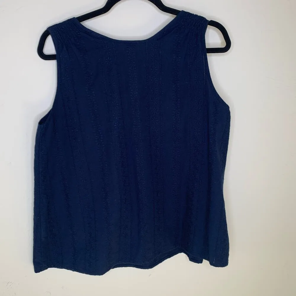 Time & Tru Blue 100% Cotton All Over Embroidered Shell Sz Medium - Image 2