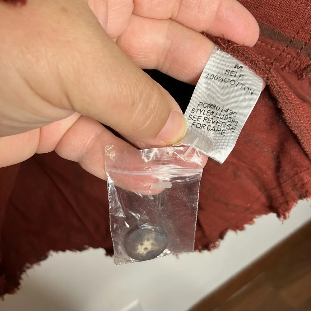 Promesa 100% cotton casual button down shirt raw hem rust women’s‎ size medium - Image 5