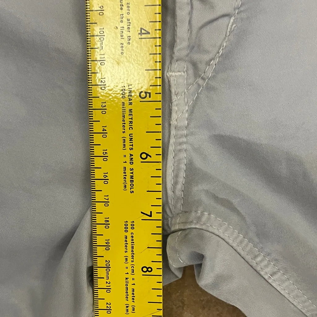 Vintage GUESS slim fit Light Gray Jeans with Embroidered Logo zipped ankles - Image 4