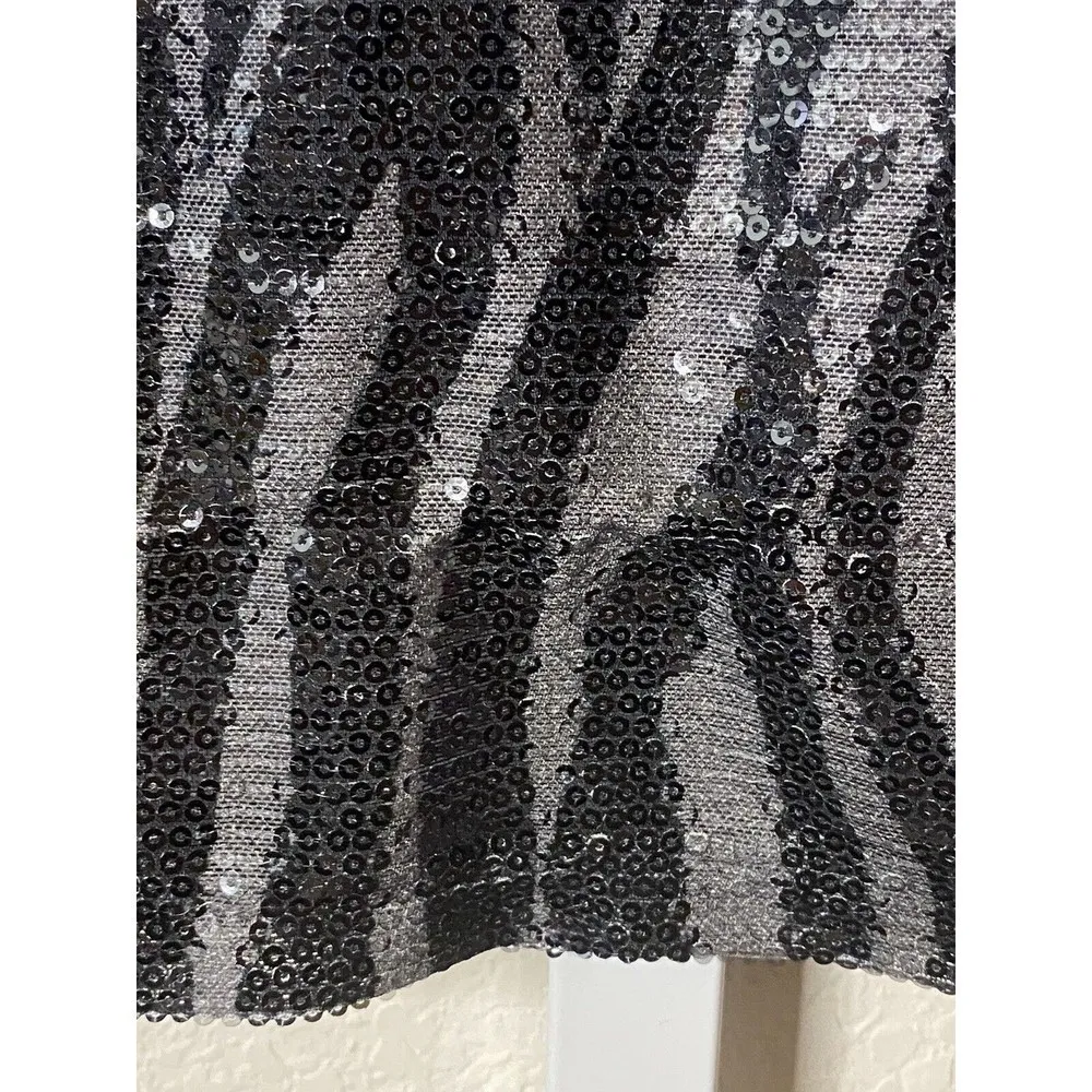Cable and Gauge Sequin Zebra Print Blouse Sz S Black Gray Short Sleeve Top Shirt - Image 7